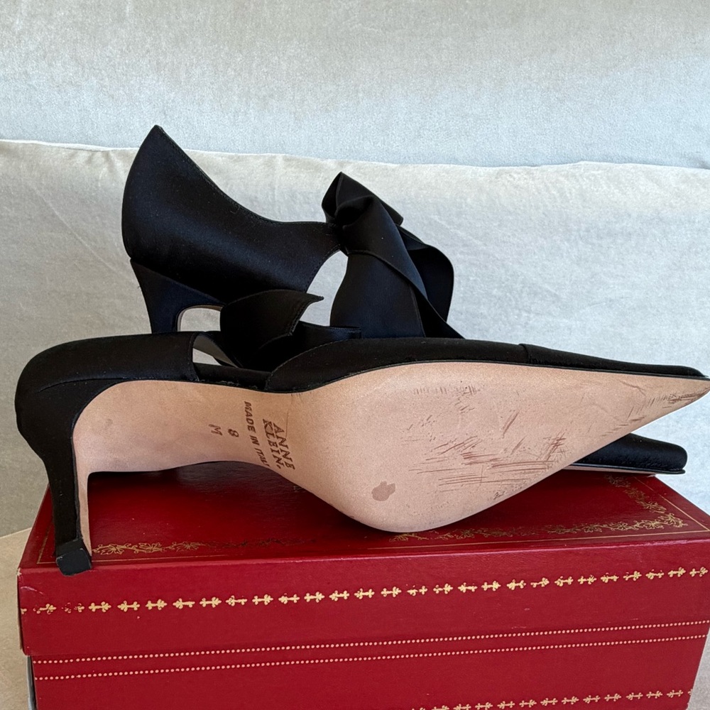 ANN KLIEN GOURGEOUS♥️ Black Satin Bow Pointed-Toe Women's Heels. Runway Model - Picture 10 of 13